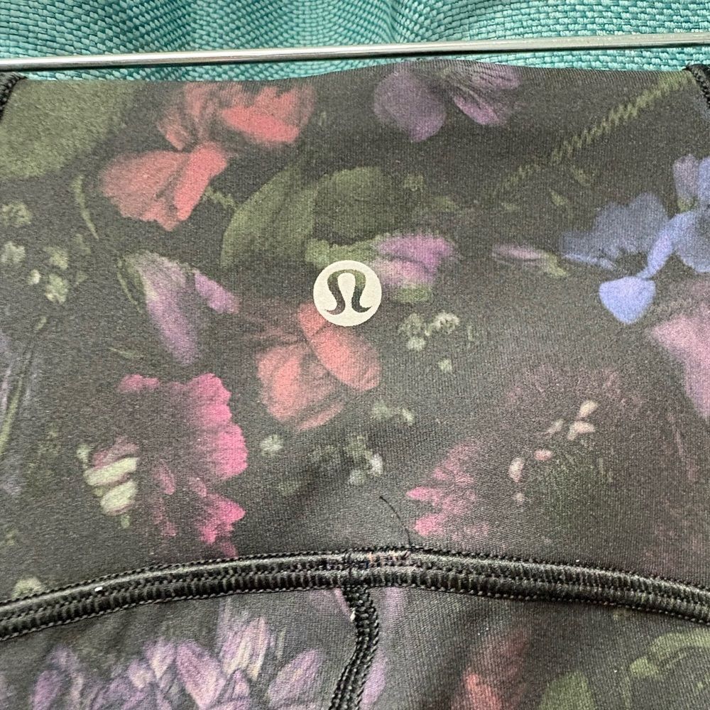 lululemon Frozen Flourish Train Times Crop Leggings Multi Color Size 4 - Picture 9 of 9